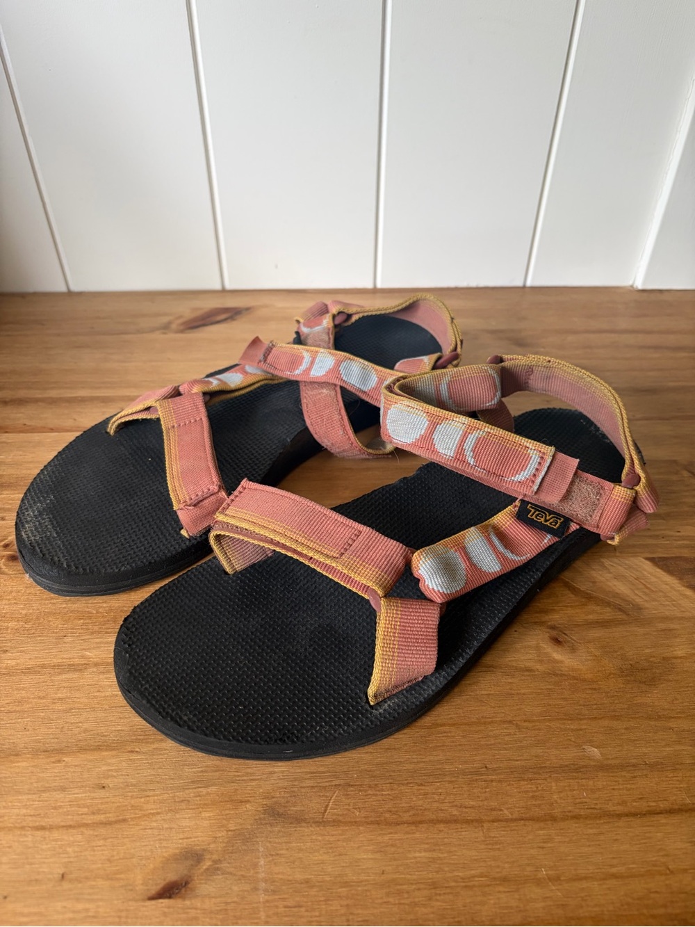 Teva Original Universal Sandals in the Haze Aragon Size 9 Moon Design 🌙